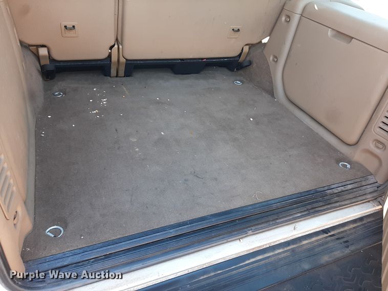 image for item LX9903 2002 Land Rover Discovery Series II SUV