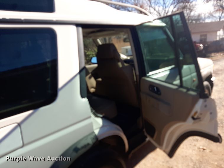 image for item LX9903 2002 Land Rover Discovery Series II SUV