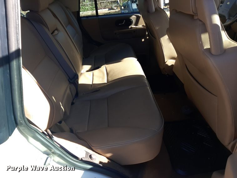 image for item LX9903 2002 Land Rover Discovery Series II SUV