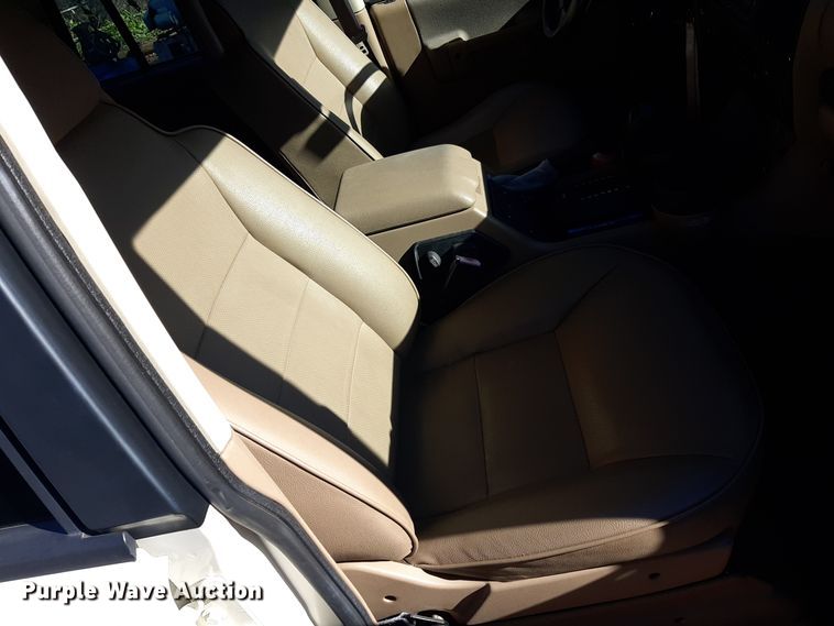 image for item LX9903 2002 Land Rover Discovery Series II SUV