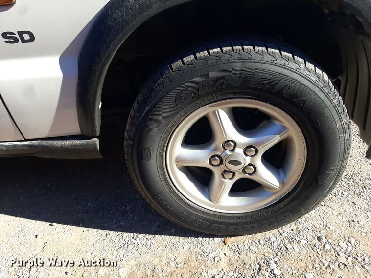 image for item LX9903 2002 Land Rover Discovery Series II SUV