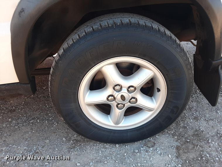 image for item LX9903 2002 Land Rover Discovery Series II SUV