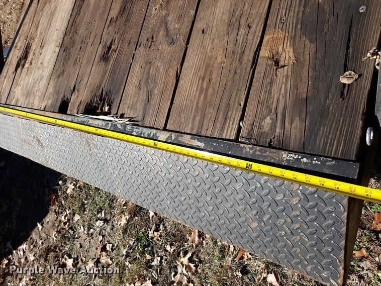 image for item LX9909 Utility trailer