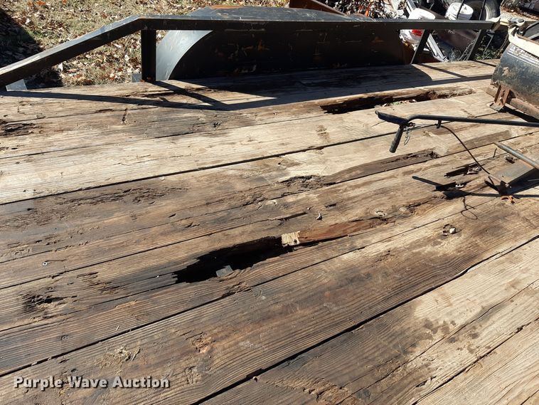 image for item LX9909 Utility trailer