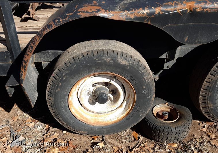 image for item LX9909 Utility trailer