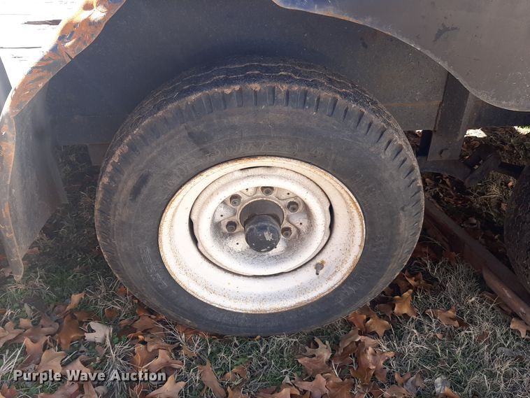 image for item LX9909 Utility trailer