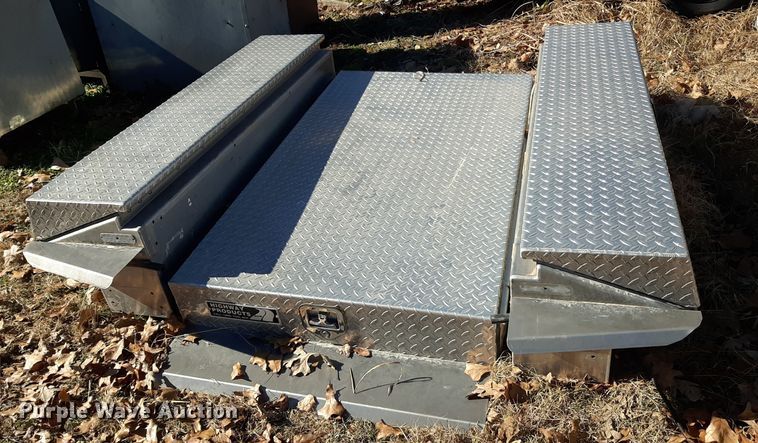 image for item LX9910 Tool boxes