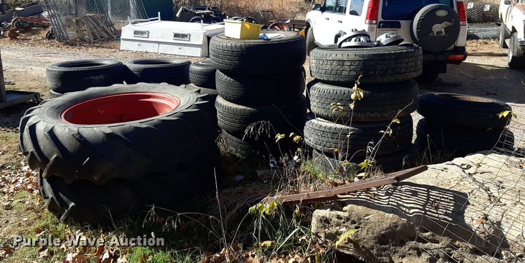 image for item LX9915 Wheels and tires