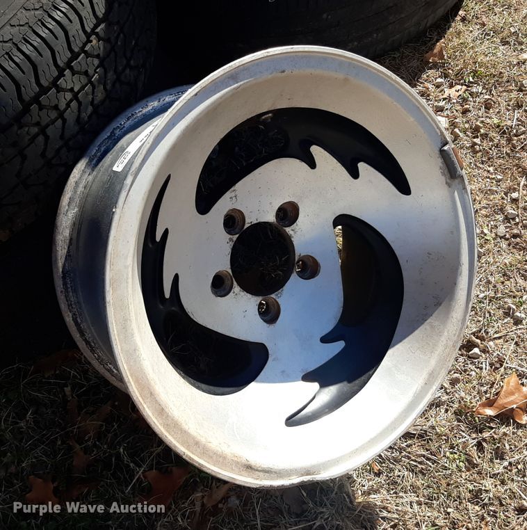 image for item LX9915 Wheels and tires