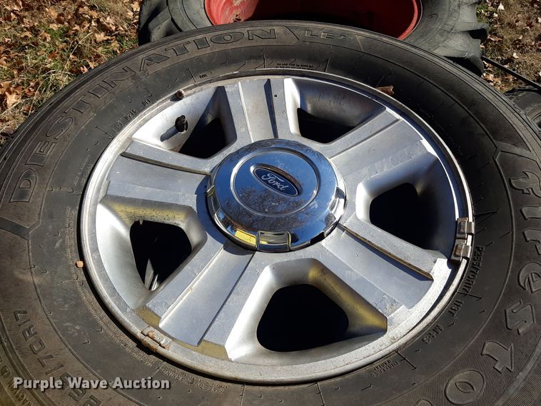 image for item LX9915 Wheels and tires
