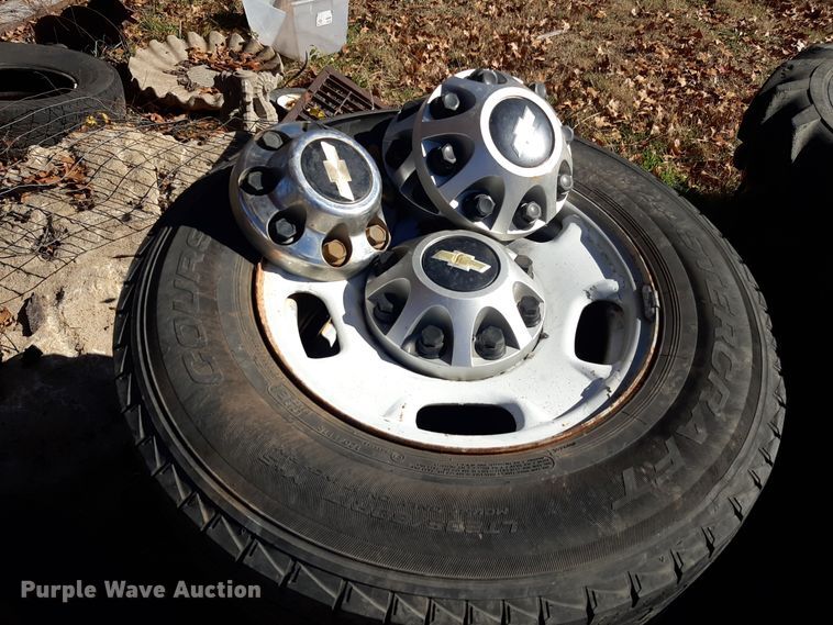 image for item LX9915 Wheels and tires