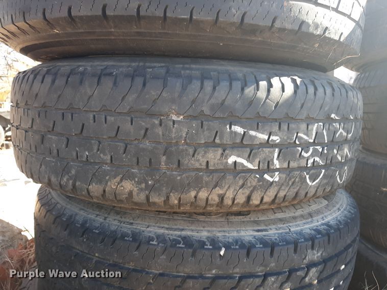 image for item LX9915 Wheels and tires