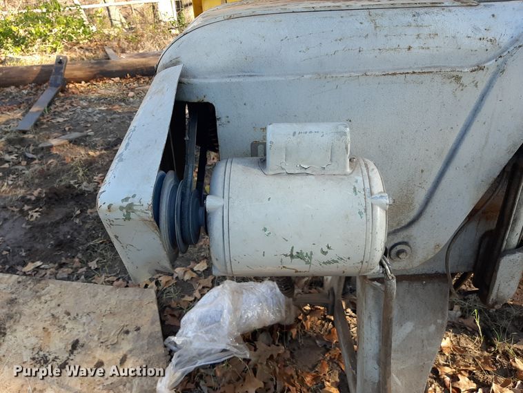 image for item LX9917 Band saws