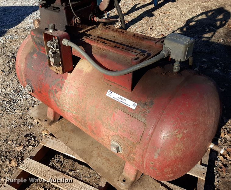 image for item LX9919 (2) Air compressors