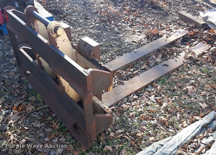 image for item LX9920 66" L skid steer forks