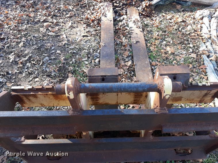 image for item LX9920 66" L skid steer forks