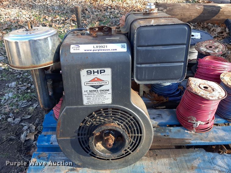 image for item LX9921 Briggs & Stratton  engine