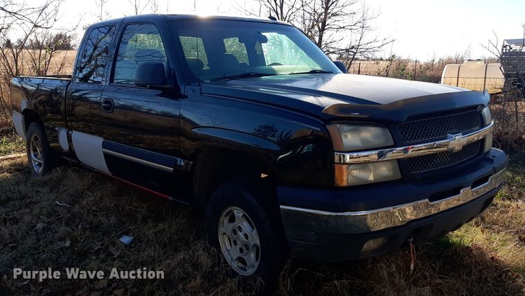 image for item LX9924 2003 Chevrolet Silverado 1500  Ext. Cab pickup truck