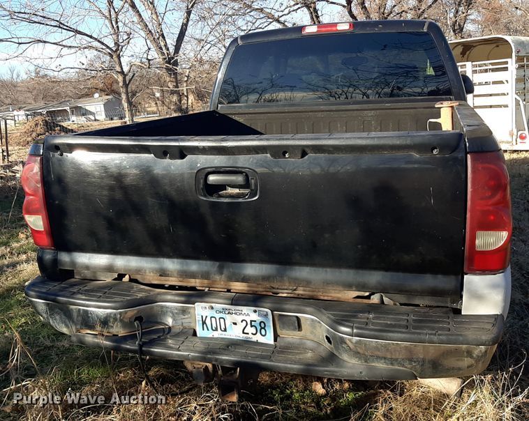 image for item LX9924 2003 Chevrolet Silverado 1500  Ext. Cab pickup truck