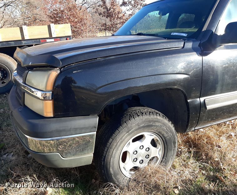 image for item LX9924 2003 Chevrolet Silverado 1500  Ext. Cab pickup truck