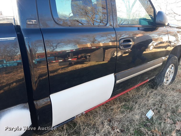 image for item LX9924 2003 Chevrolet Silverado 1500  Ext. Cab pickup truck