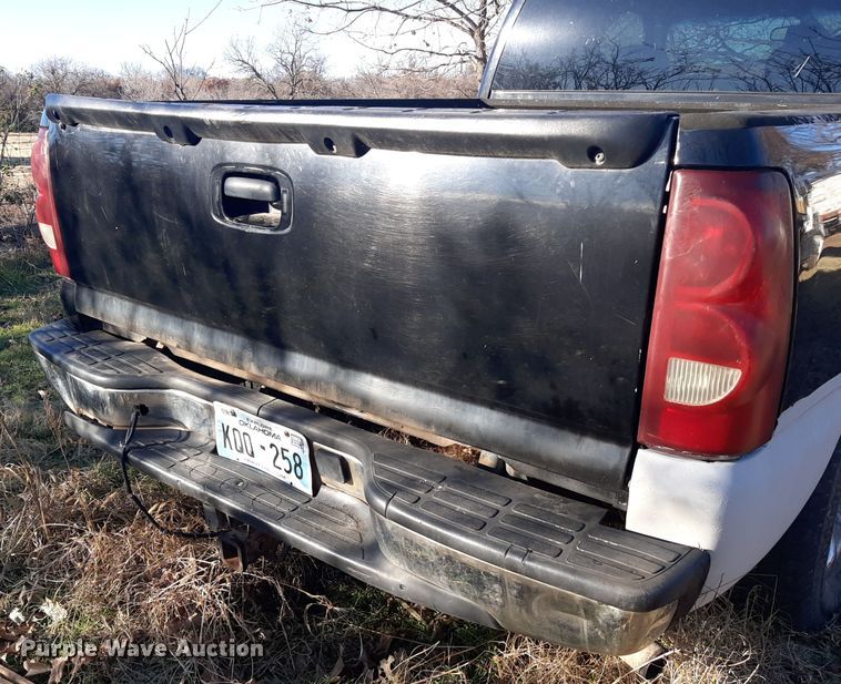 image for item LX9924 2003 Chevrolet Silverado 1500  Ext. Cab pickup truck