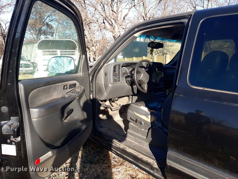 image for item LX9924 2003 Chevrolet Silverado 1500  Ext. Cab pickup truck