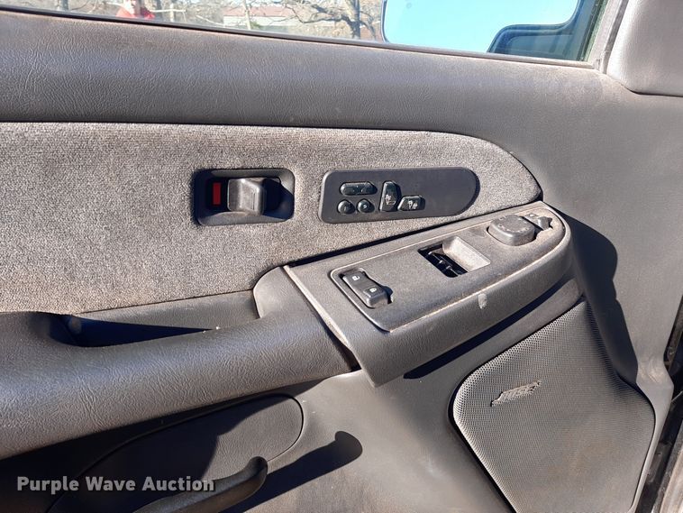 image for item LX9924 2003 Chevrolet Silverado 1500  Ext. Cab pickup truck