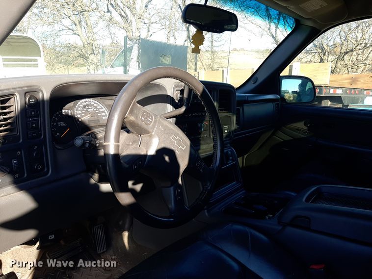 image for item LX9924 2003 Chevrolet Silverado 1500  Ext. Cab pickup truck