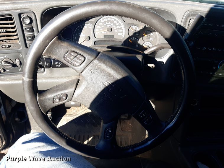 image for item LX9924 2003 Chevrolet Silverado 1500  Ext. Cab pickup truck