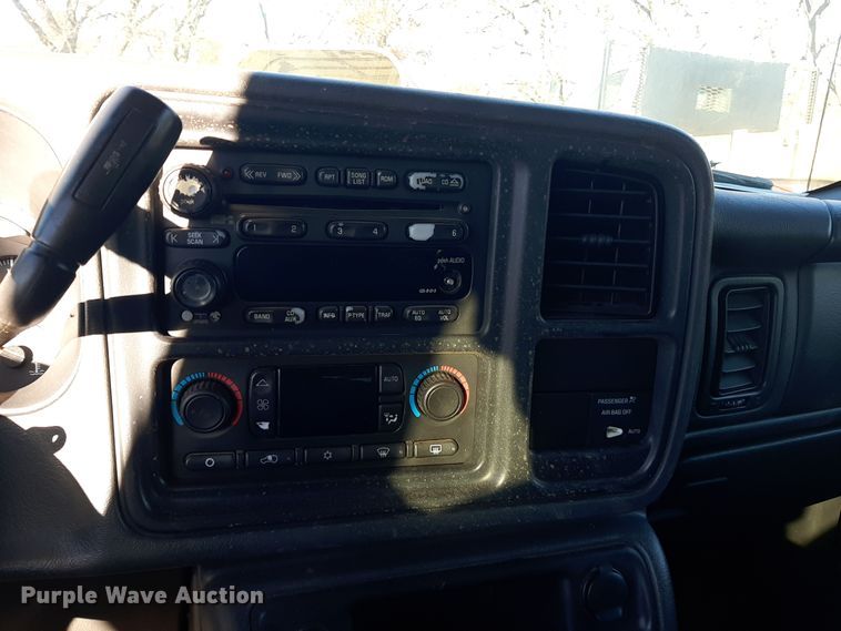 image for item LX9924 2003 Chevrolet Silverado 1500  Ext. Cab pickup truck