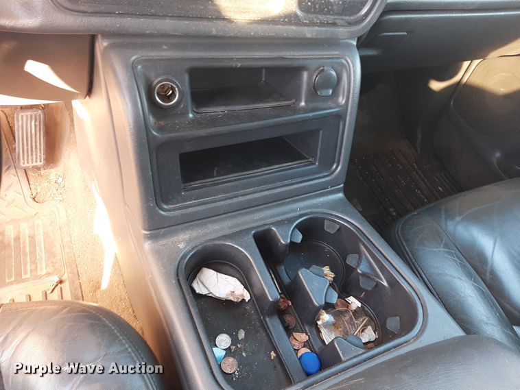 image for item LX9924 2003 Chevrolet Silverado 1500  Ext. Cab pickup truck