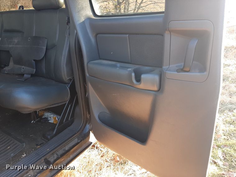 image for item LX9924 2003 Chevrolet Silverado 1500  Ext. Cab pickup truck