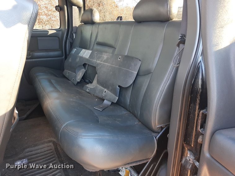image for item LX9924 2003 Chevrolet Silverado 1500  Ext. Cab pickup truck