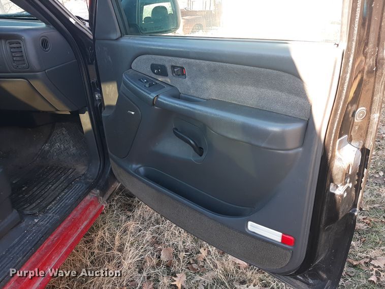 image for item LX9924 2003 Chevrolet Silverado 1500  Ext. Cab pickup truck