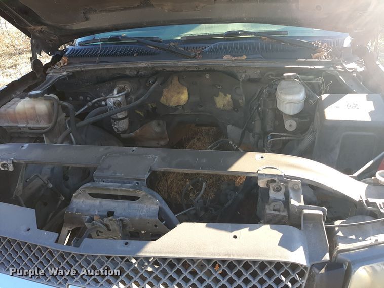 image for item LX9924 2003 Chevrolet Silverado 1500  Ext. Cab pickup truck
