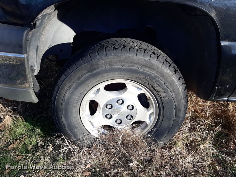 image for item LX9924 2003 Chevrolet Silverado 1500  Ext. Cab pickup truck