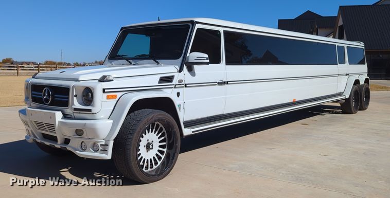 image for item LY9484 2003 Mercedes Benz G63  limousine