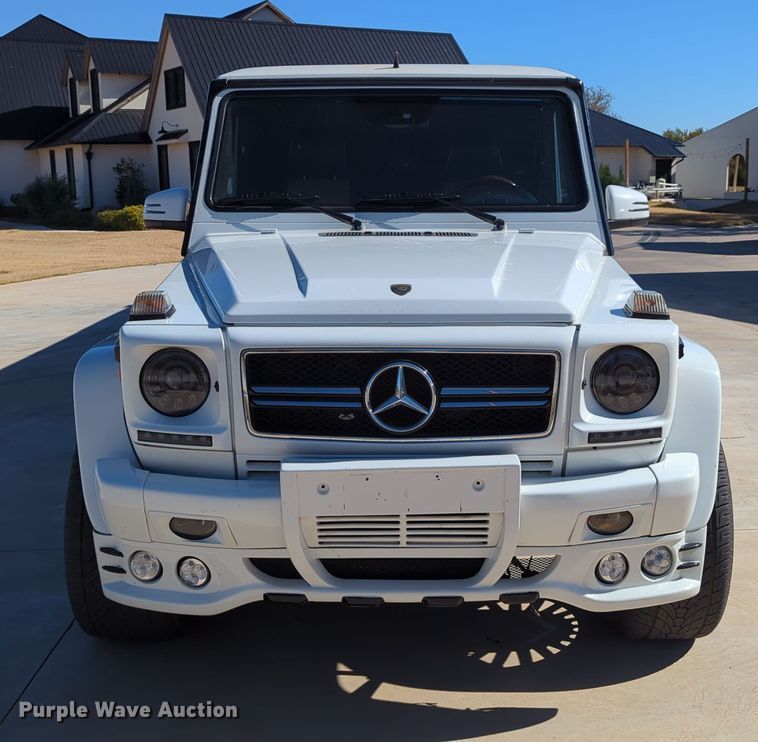 image for item LY9484 2003 Mercedes Benz G63  limousine