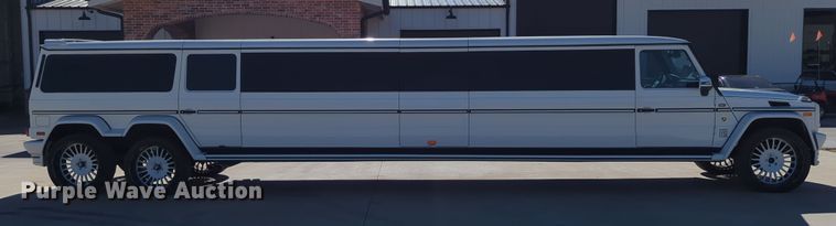 image for item LY9484 2003 Mercedes Benz G63  limousine