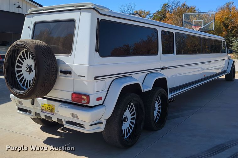 image for item LY9484 2003 Mercedes Benz G63  limousine