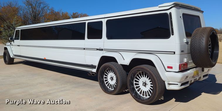 image for item LY9484 2003 Mercedes Benz G63  limousine