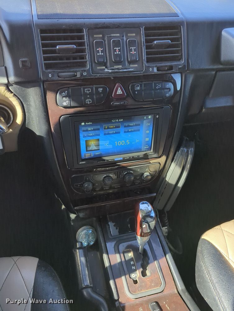 image for item LY9484 2003 Mercedes Benz G63  limousine