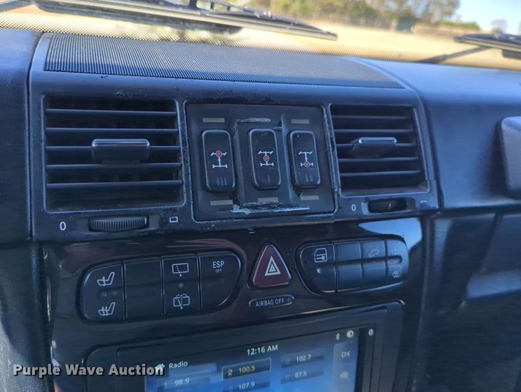 image for item LY9484 2003 Mercedes Benz G63  limousine