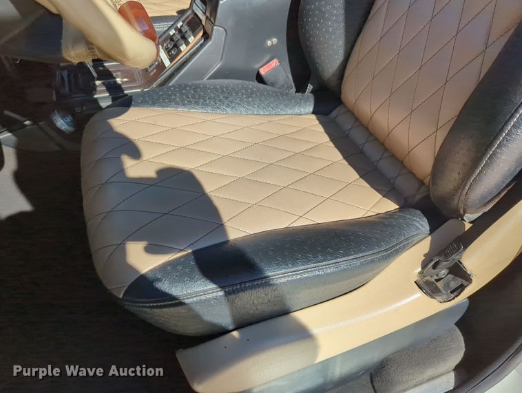 image for item LY9484 2003 Mercedes Benz G63  limousine