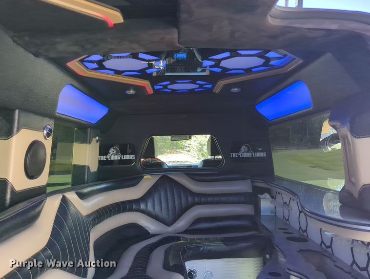 image for item LY9484 2003 Mercedes Benz G63  limousine