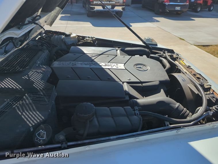 image for item LY9484 2003 Mercedes Benz G63  limousine