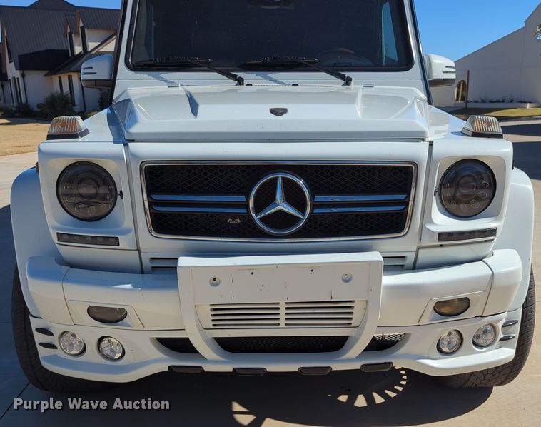 image for item LY9484 2003 Mercedes Benz G63  limousine