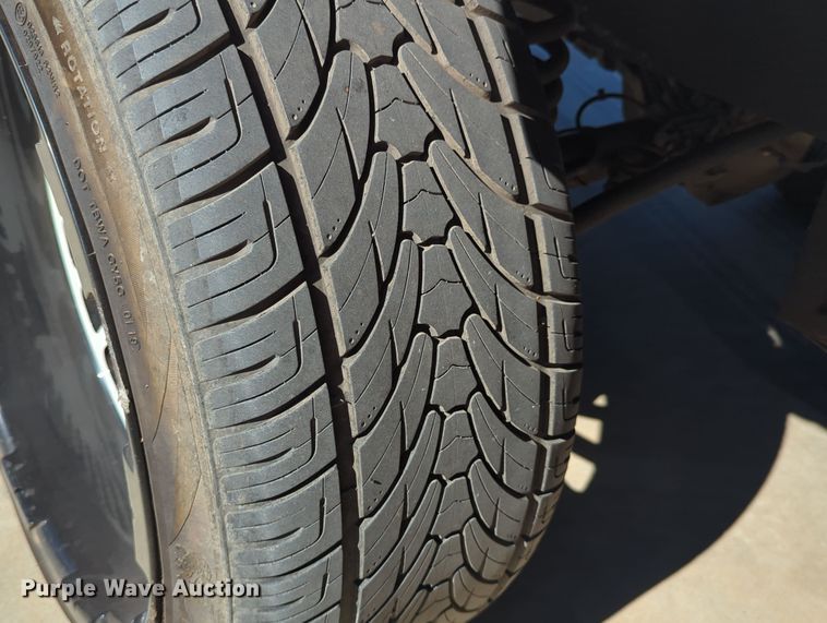 image for item LY9484 2003 Mercedes Benz G63  limousine