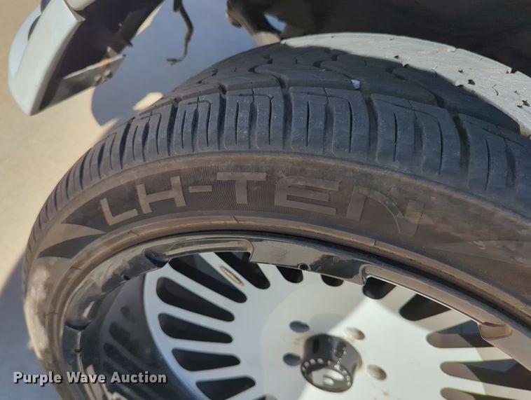 image for item LY9484 2003 Mercedes Benz G63  limousine